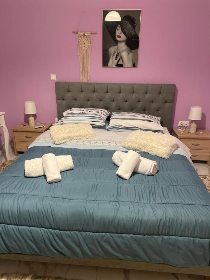 Home Nadia Corinth Bagian luar foto