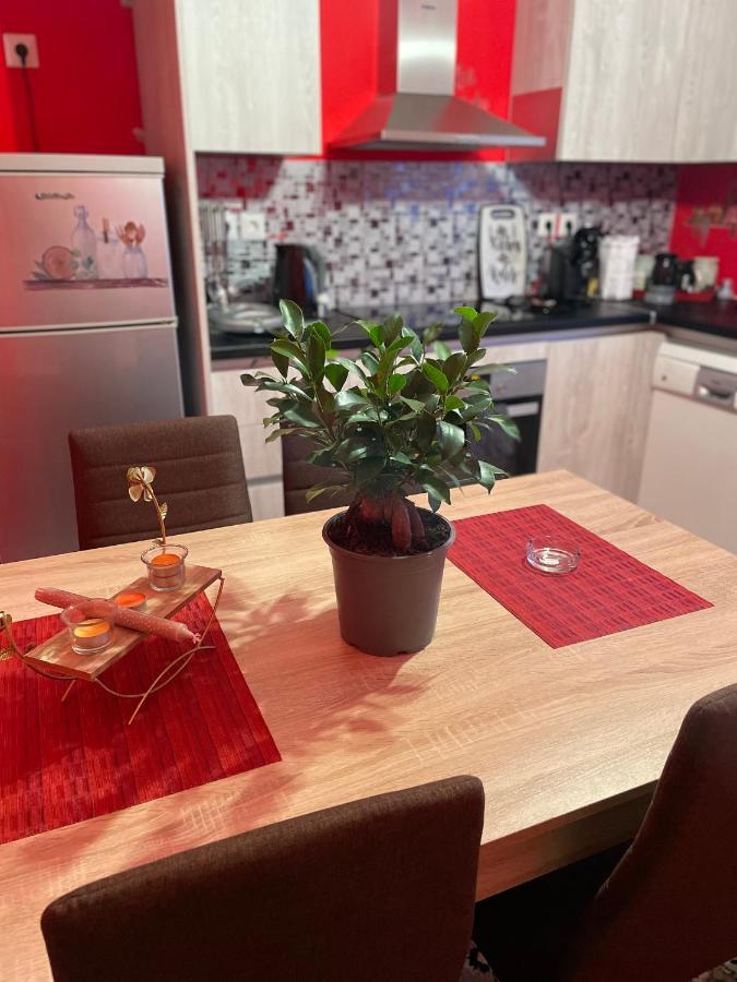 Home Nadia Corinth Bagian luar foto