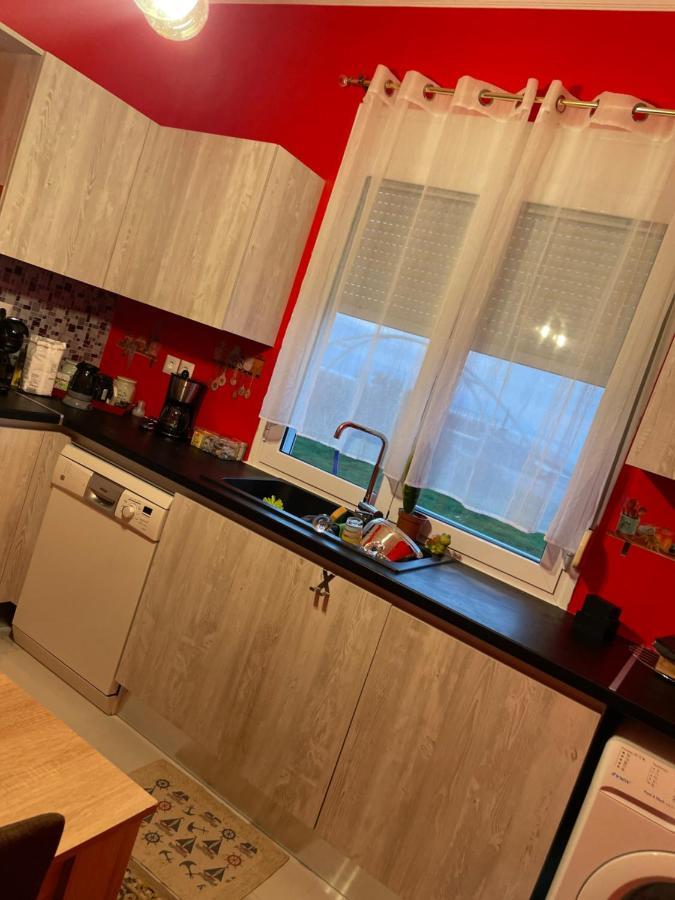 Home Nadia Corinth Bagian luar foto